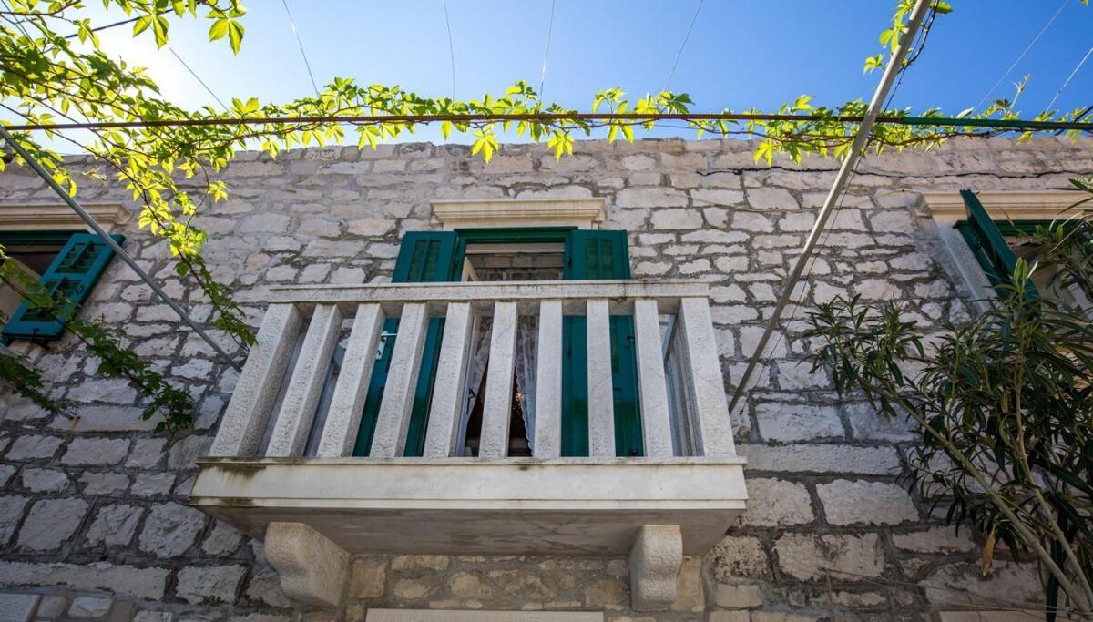 Visilo Stone House Villa Pucisca Exterior photo